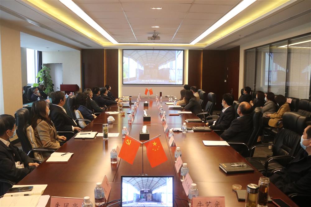 筑牢黨員干部廉潔思想防線(xiàn)！濟南產(chǎn)發(fā)集團組織觀(guān)看警示教育片